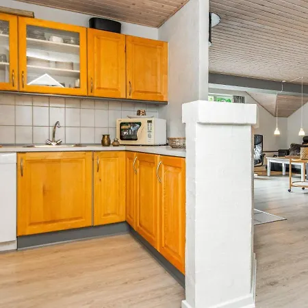 10 Person Holiday Home In Henne Holiday home