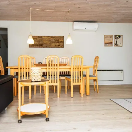 Holiday home 10 Person Holiday Home In Henne