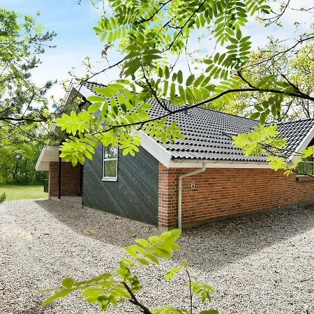10 Person Holiday Home In Henne Holiday home *