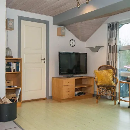 10 Person Holiday Home In Henne Holiday home *