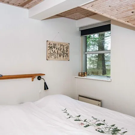 10 Person Holiday Home In Henne Holiday home *